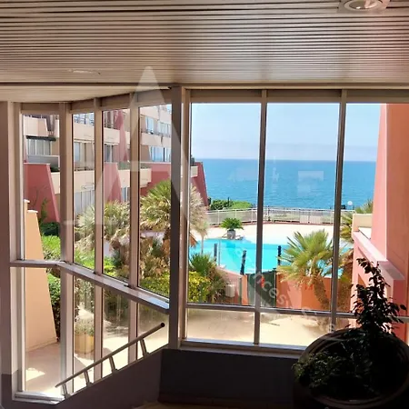 Terrasse Vue Piscine Et Apercu Pour 4 Personnes Avec Garage