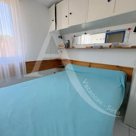 Terrasse Vue Piscine Et Apercu Pour 4 Personnes Avec Garage Apartment Sete